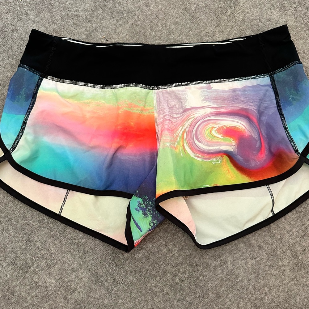 lululemon athletica Multicolor Abstract Athletic Shorts - Picture 5 of 7